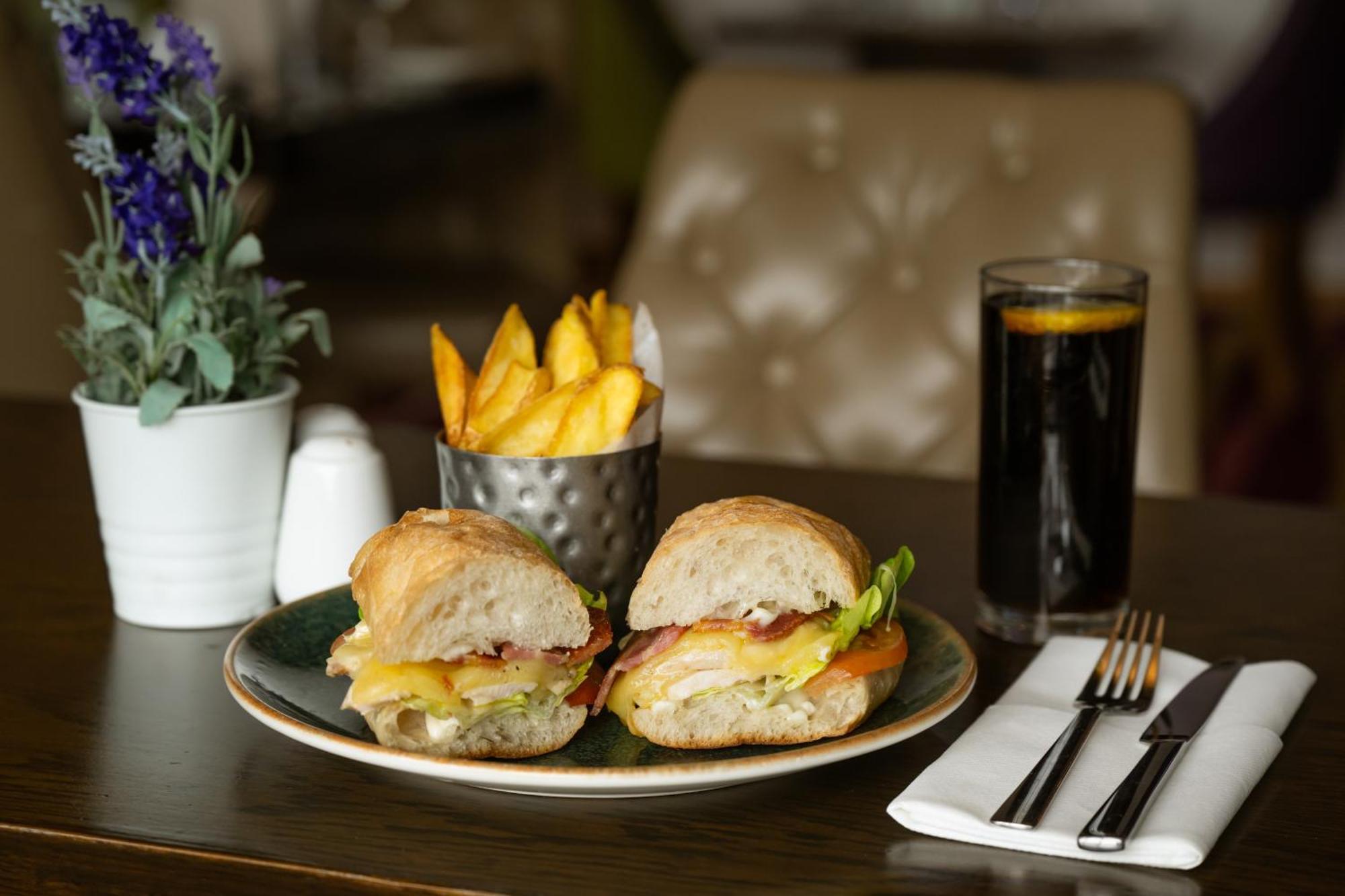 Louis Fitzgerald Clondalkin酒店